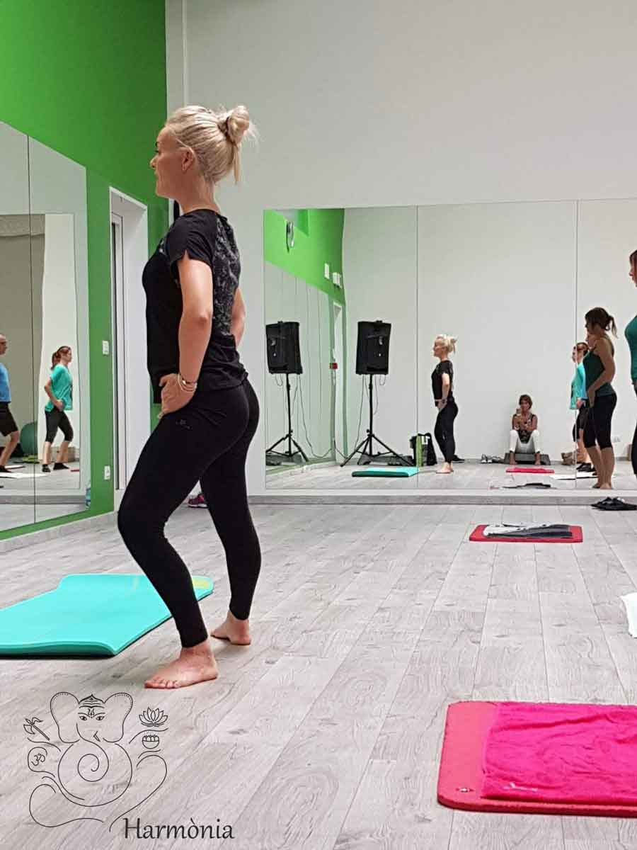 istruttrice pilates; pilates; lezioni di gruppo; bacino neutro;
